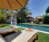 Villa Majapahit Nataraja, Chaises longues